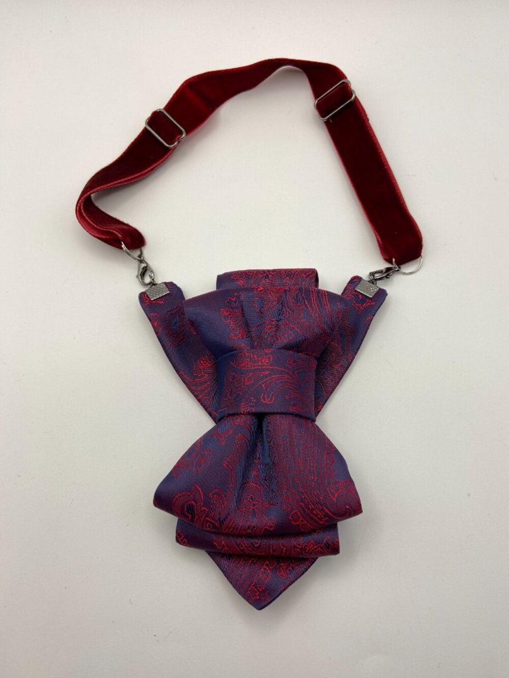 Rutytie New in box Hopper Womens Elegant Style Tie Made in Lithuania